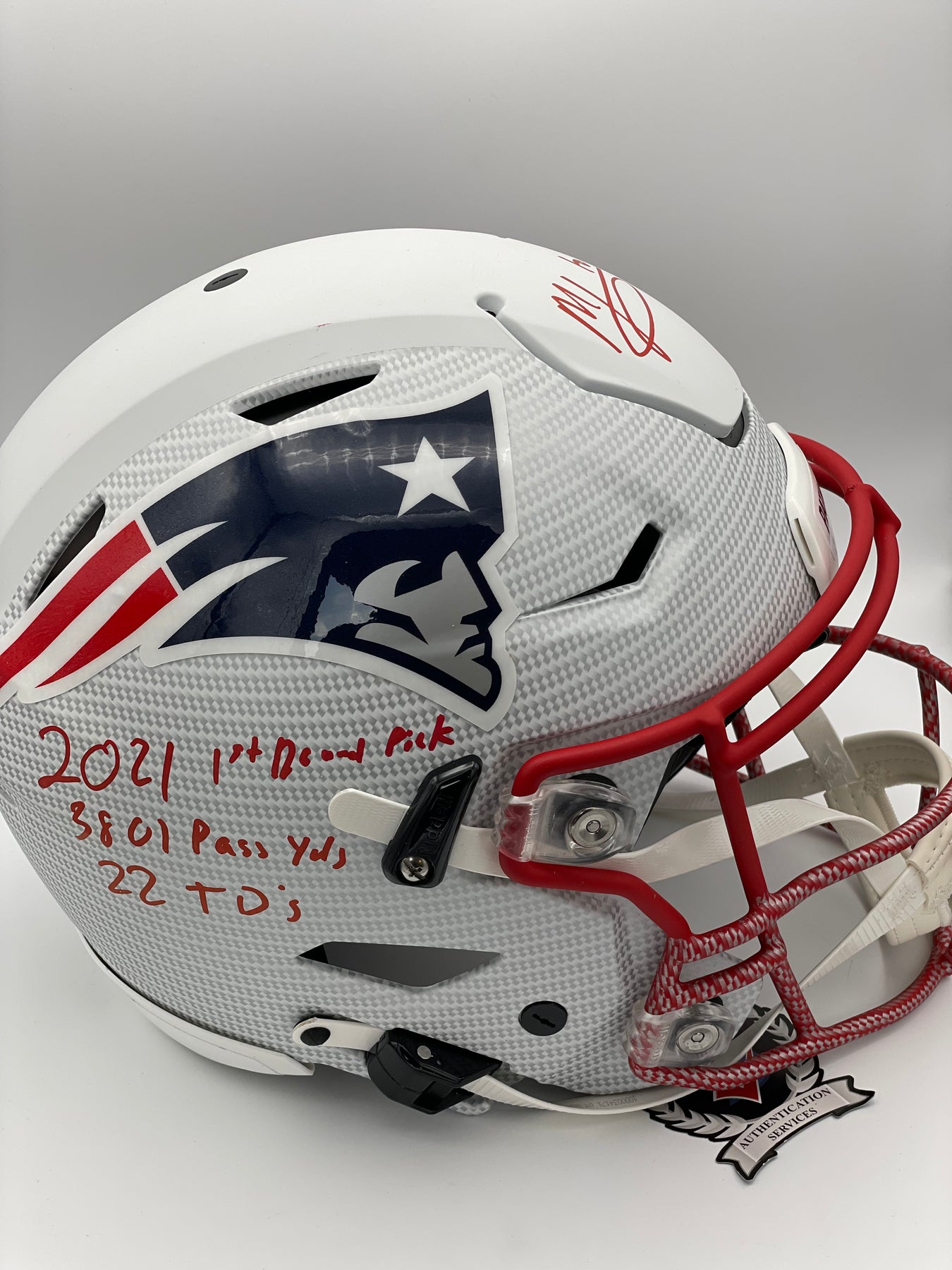 Mac Jones Autographed New England Patriots Hydro Dipped Speedflex Helm –  TNT Sports Mem